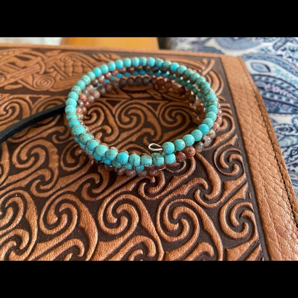 Turquoise, two different stone beaded bracelets - Picture 2 of 4